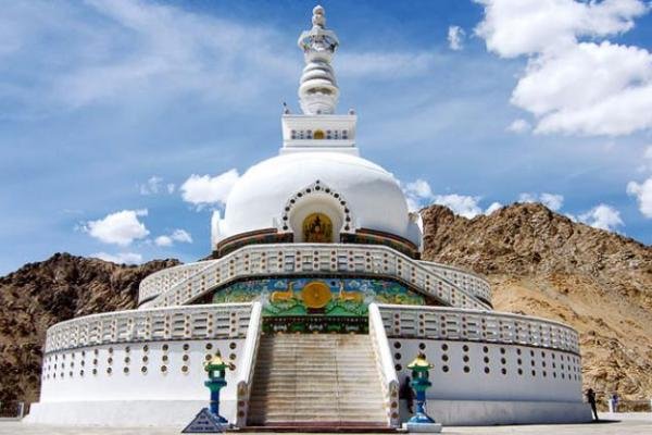 LADAKH BIKE TOUR